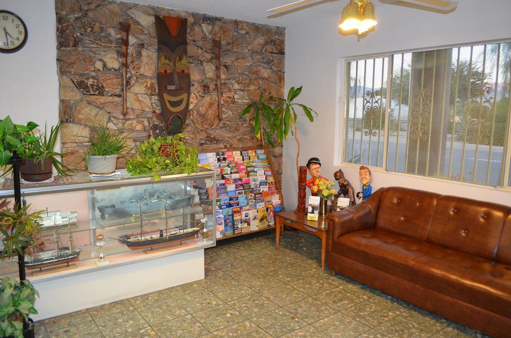 Tropics Motor Hotel Индиоу Екстериор снимка